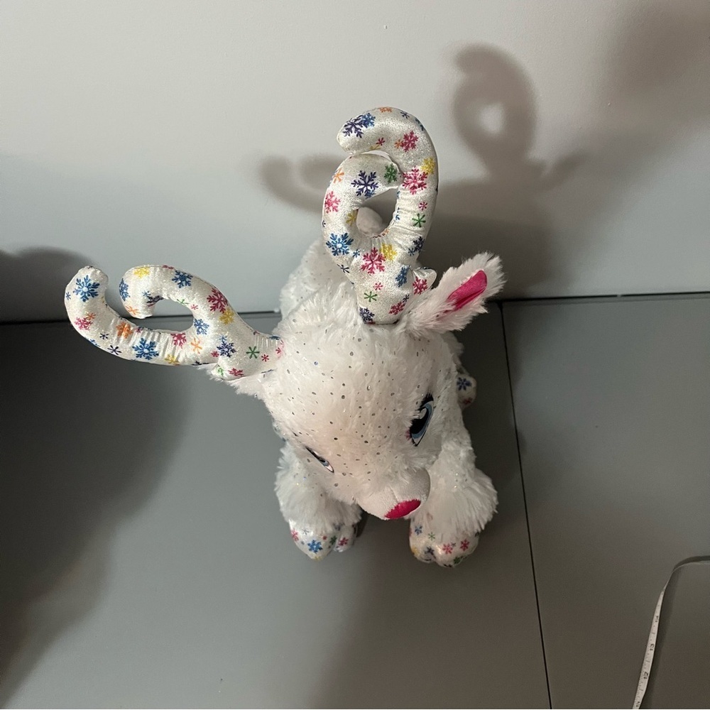 Build-A-Bear Workshop Glisten the Snow Reindeer 2019 - Picture 4 of 13